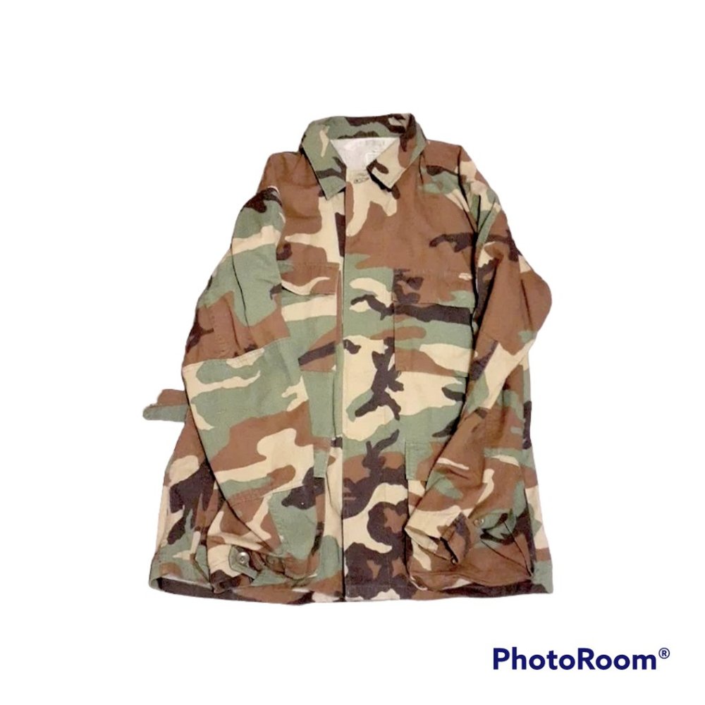 Military combat coat woodland camouflage pattern